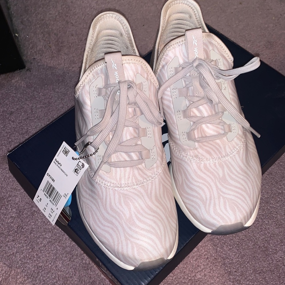 Reebok Sneakers